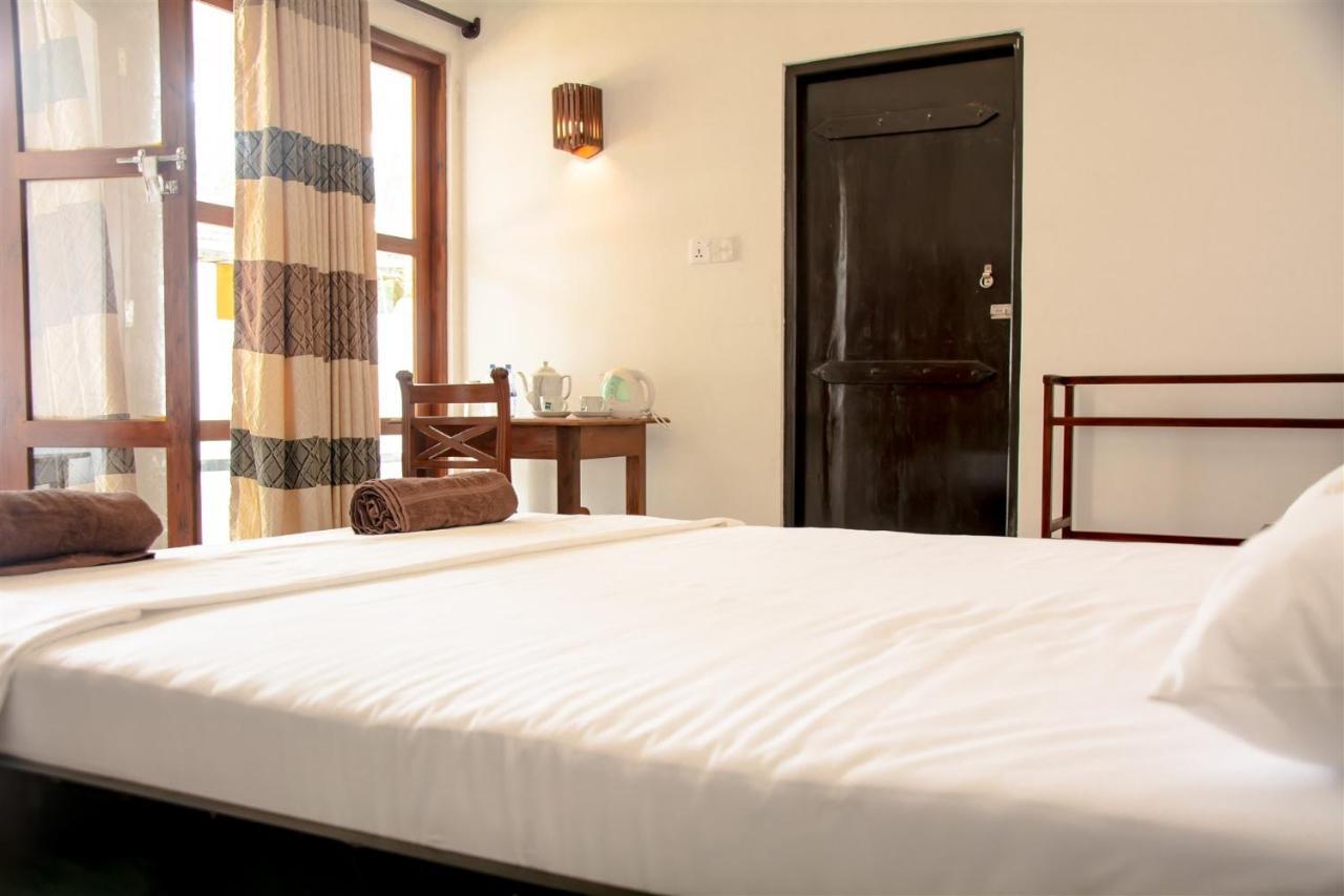 히카두와 Sailors' Bay B&B 외부 사진
